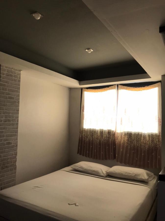 Rod Fai Fah Apartment Bangkok Exterior foto