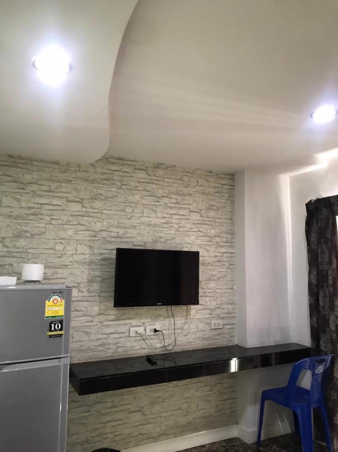 Rod Fai Fah Apartment Bangkok Exterior foto